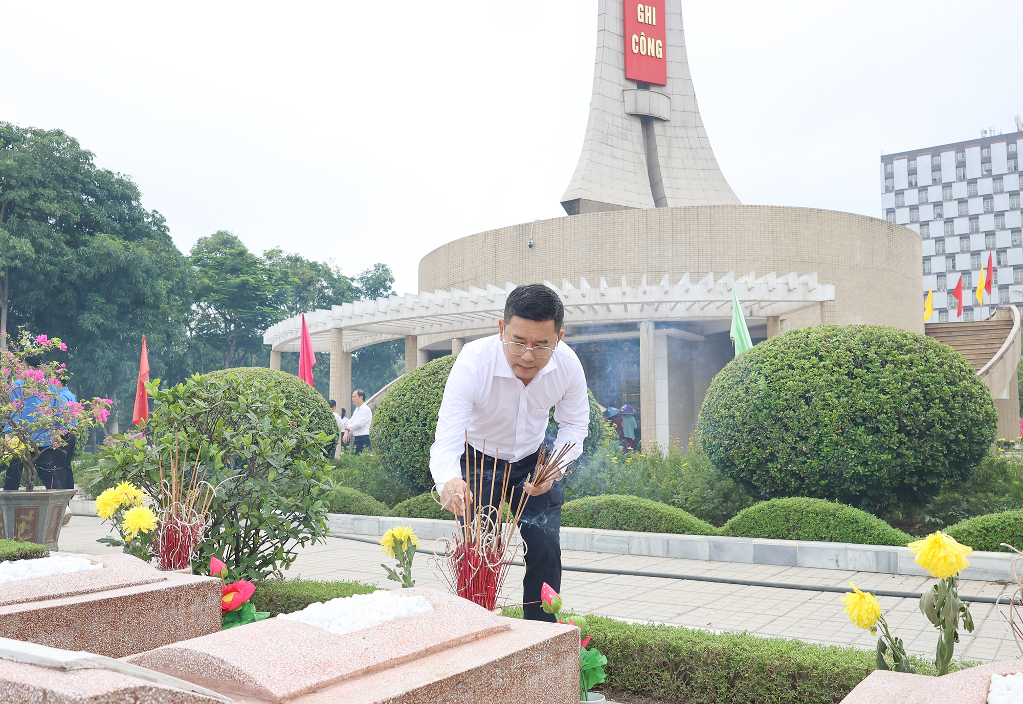 Anh-tin-bai